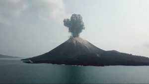 Gunung Anak Krakatau Erupsi 576 Kali Sehari
