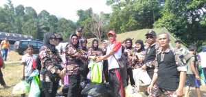PD VIII Wanita FKPPI Lampung Berikan Bantuan Korban Tsunami Lamsel