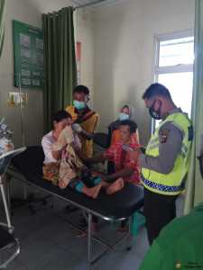 Hilang Kendali, Ambulans Kecelakaan di Jalinbar Tanggamus