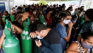 Mengantre Berjam-jam Demi Oksigen di Brasil. ©2021 REUTERS/Bruno Kelly