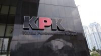 Jokowi Berhentikan Sementara Firli, Tetapkan Nawawi Ketua KPK