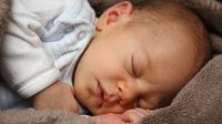 Mengenali Penyebab Ruam Pada Bayi dan 3 Cara Mencegahnya