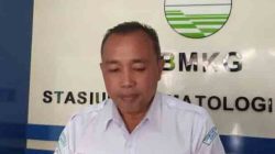 Kepala Seksi Data dan Informasi Badan Meteorologi, Klimatologi dan Geofisika (BMKG) Stasiun Klimatologi Pulau Baai Kota Bengkulu Anang Anwar. ANTARA/Anggi Mayasari