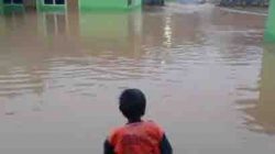 Banjir yang menerpa salah satu daerah di Kota Bnadarlampung pada Rabu (3/8). Bandarlampung, Kamis, (4/8/2022).