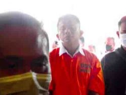 Penampakan Ferdy Sambo Berbaju Tahanan Oranye