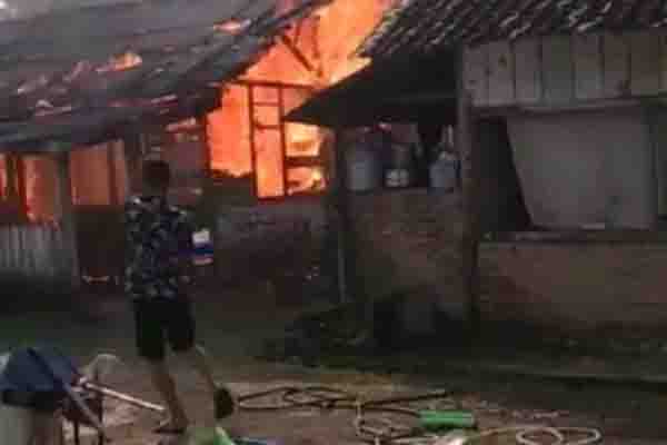 Kebakaran hanguskan satu unit rumah di Kampung Baru Pesawaran (ANTARA/HO)