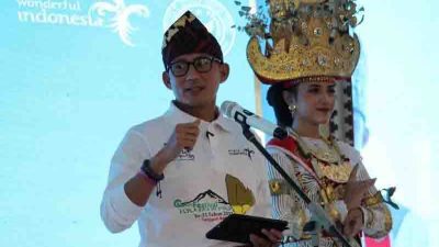 Menteri Pariwisata dan Ekonomi Kreatif (Menparekraf) Sandiaga Salahuddin Uno saat membuka Festival Krakatau 2022. Lampung Selatan (27/8/2022). ANTARA/Ruth Intan Sozometa Kanafi.
