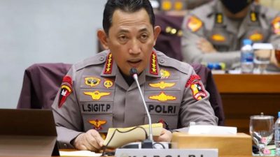 Kapolri Jenderal Pol Listyo Sigit Prabowo membenarkan bahwa Kapolda Jawa Timur (Jatim) yang baru ditunjuk, Irjen Pol Teddy Minahasa Putra ditangkap terkait kasus narkoba. Foto/SINDOnews