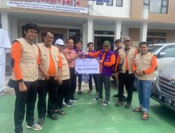 IKA FKIP Unila Terjun Ke Lokasi Serahkan Bantuan Korban Gempa Cianjur