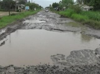Ilustrasi jalan rusak. Foto dok 