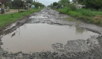 Ilustrasi jalan rusak. Foto dok 