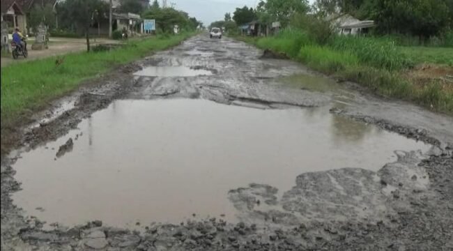 Ilustrasi jalan rusak. Foto dok 