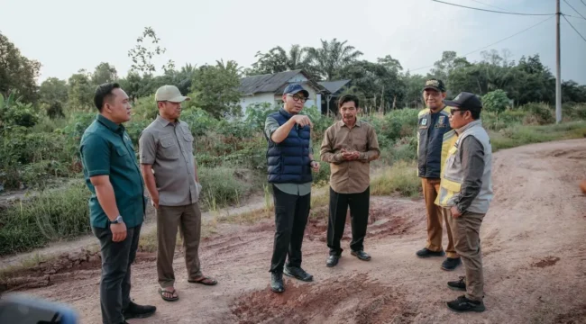 Peninjauan oleh Gubernur Mirza. Foto dok