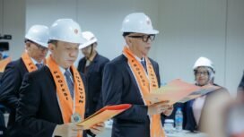 Ukir prestasi. Gubernur Mirza dan Sekdaprov Marindo saat pengukuhan Insinyur Program PPI Unila di Grand Mercure Hotel Lampung, Minggu 26 April 2026. Foto dok