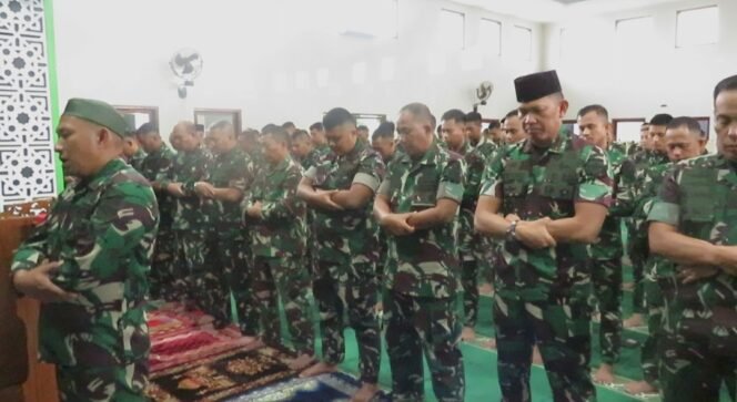 
 Kodam XXI/Radin Inten Salat Ghaib untuk Prajurit TNI yang Gugur di Misi UNIFIL