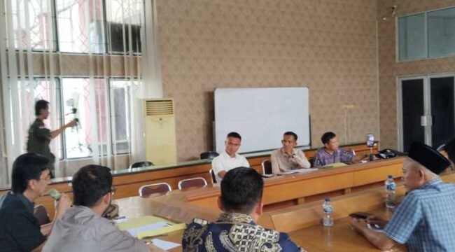 Puskada hearing dengan DPRD Lamteng. Foto dok Puskada