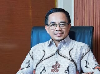 Dr. Saring Suhendro