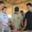 Gubernur Mirza saat meninjau percepatan hasil pertanian di Lampung Barat, beberapa waktu lalu. Foto dok