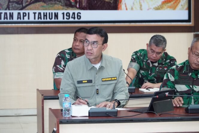 
 Respons Arahan Presiden, Kodam XXI/Radin Inten Gelar Gerakan Radin Inten Asri Bersihkan Laut hingga Permukiman