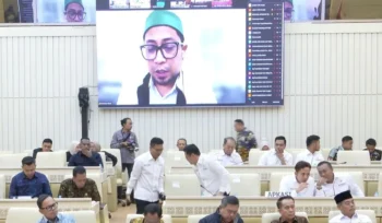 Tangkapan layar - Anggota Komisi II DPR RI Muhammad Khozin (layar) berbicara dalam rapat Komisi II DPR RI bersama Kementerian Dalam Negeri serta kepala dan wakil kepala daerah di Gedung DPR, Jakarta, Kamis (30/7/2026). (ANTARA/YouTube/TVR Parlemen/Fath Putra Mulya)