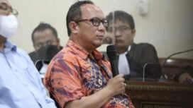 Ketua Satuan Pengendali Internal (SPI) Unila, Budiyono saat diperiksa di PN Tipikor Tanjungkarang pada 31 Januari 2023. Foto Istimewa