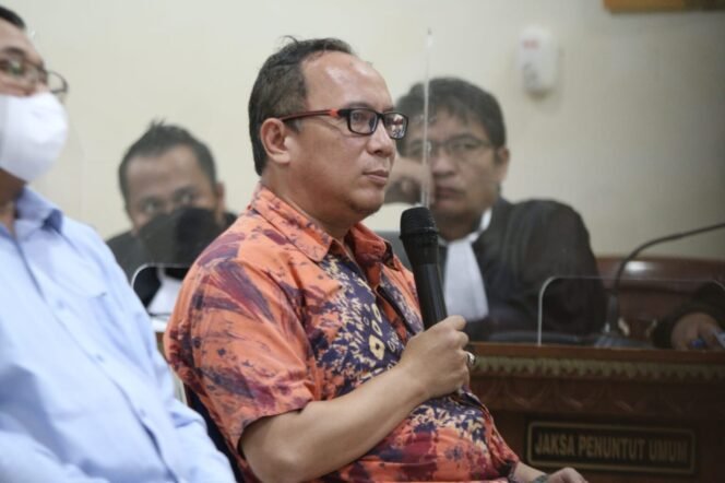 
 Ketua Satuan Pengendali Internal (SPI) Unila, Budiyono saat diperiksa di PN Tipikor Tanjungkarang pada 31 Januari 2023. Foto Istimewa 