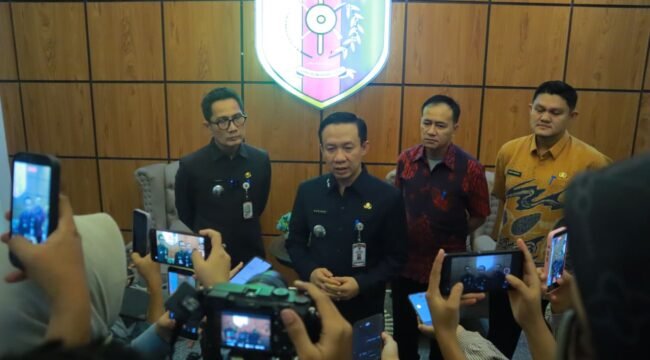 Sekdaprov Marindo Kurniawan memberikan keterangan pers, Jumat (7/8/2026). Foto dok 