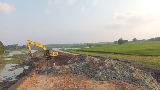 
 Warga Sukorahayu Hibahkan Tanah Tanpa Kompensasi, Dorong Tanggul Konflik Gajah Segera Dibangun
