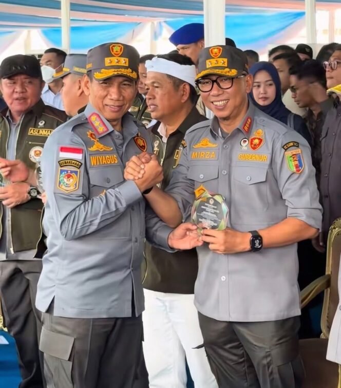 
 Gubernur Mirza Apresiasi Satlinmas Lampung, Tegaskan Dukungan Penuh untuk Penjaga Ketertiban