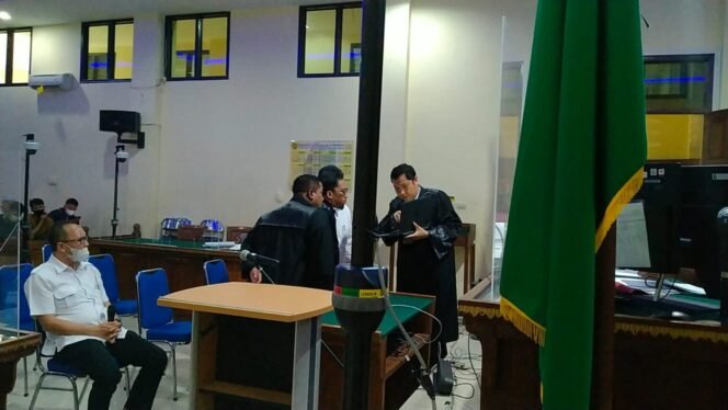 
 Ketua Satuan Pengendali Internal (SPI) Unila yang juga Tenaga Ahli di Pemkab Way Kanan, Budiyono (duduk di kursi). Foto Istimewa 