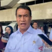 Kepala Bapanas sekaligus Menteri Pertanian Andi Amran Sulaiman menjawab pertanyaan awak media ditemui usai rapat kerja dengan Komisi IV DPR RI di Jakarta, Rabu (16/9/2026). ANTARA/Harianto