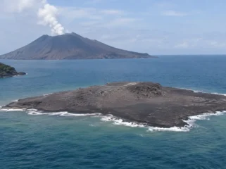 Ilustrasi daratan baru sekitar Gunung Anak Krakatau. Foto ilustrasi 