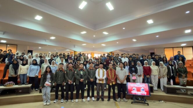 
 Hadiri Sekolah Legislatif Unila, Mukhlis Basri Ajak Mahasiswa Jaga Independensi dan Idealisme Demokrasi