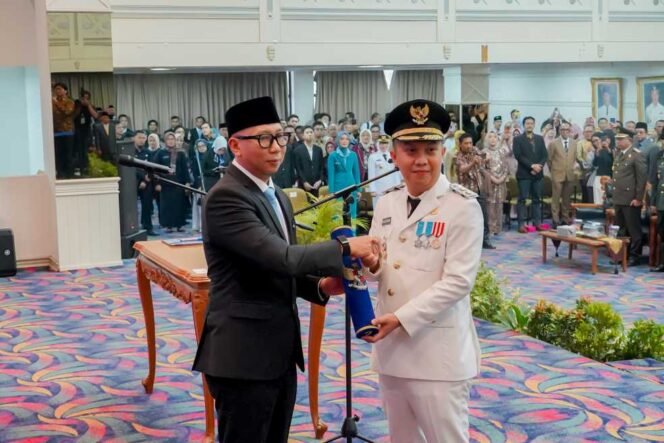 
 Gubernur Mirza Lantik M. Galang Putra Rahman sebagai Wakil Bupati Way Kanan